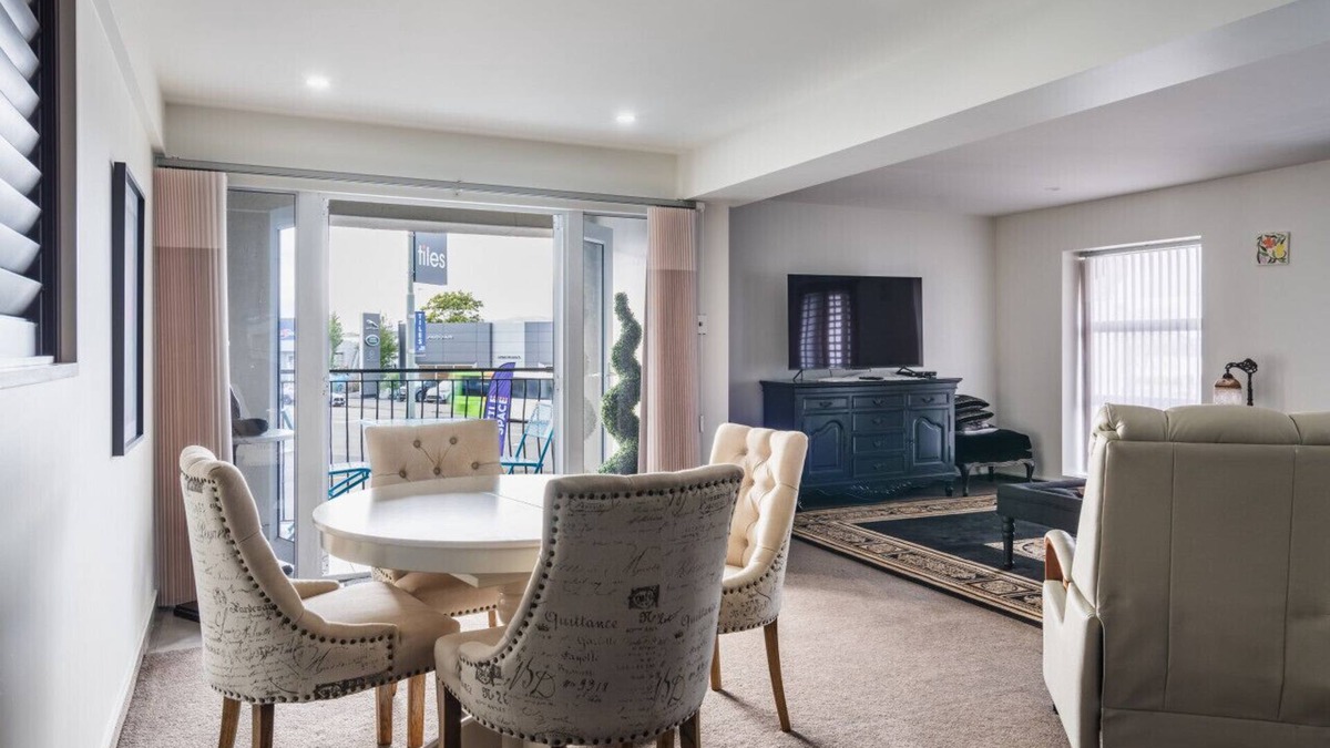 Dunedin City Centre Apartment | Roller Mills Apartment