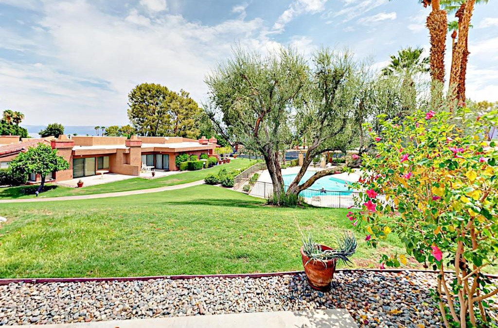 Palm Desert Apartment | Rolling Knoll Charm