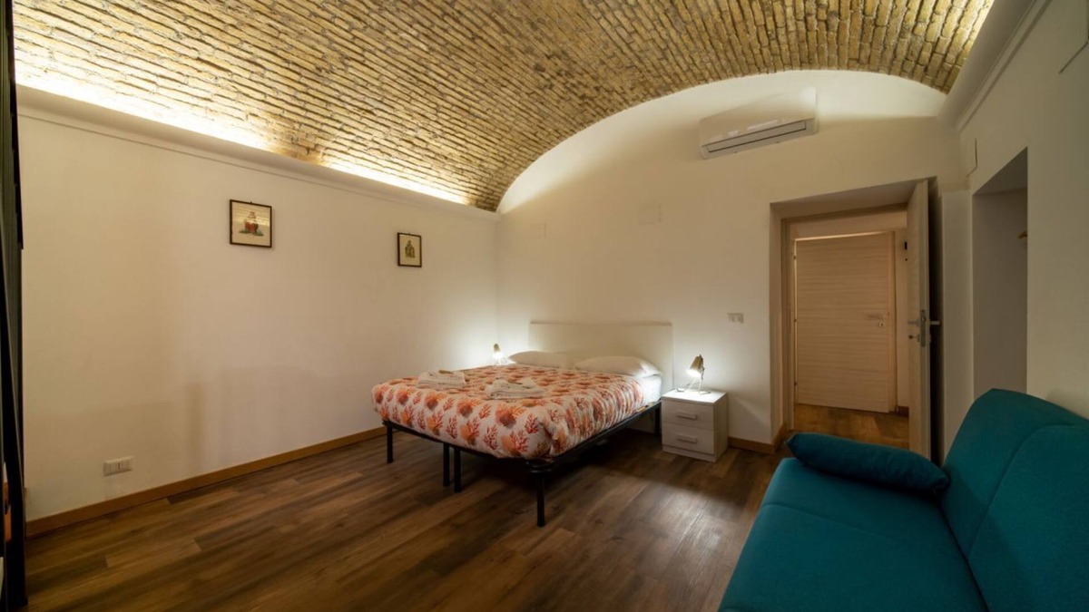 Rione XVIII Castro Pretorio Apartment | Roma Porta Pia Apartment