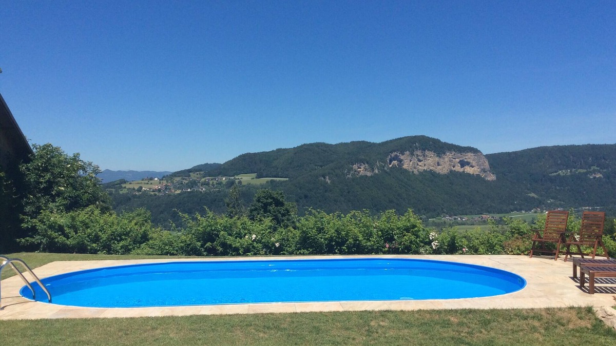 Sankt Margareten im Rosental House | Romantic chalet with a large garden and a dream view of the Draufelsen.