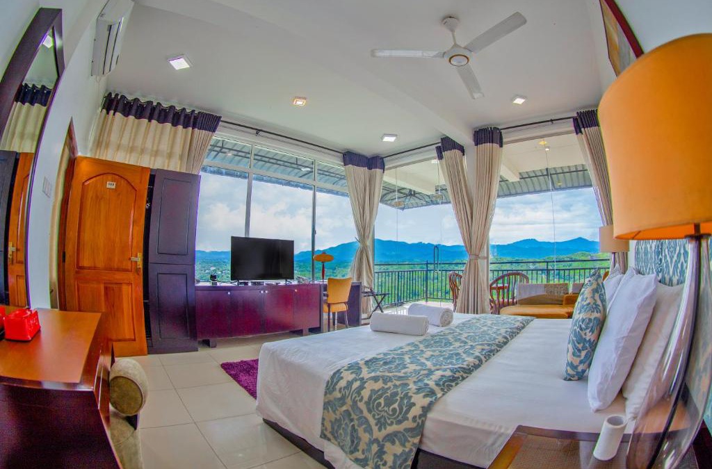 Tennekumbura Hotel | Romance Hills Hotel
