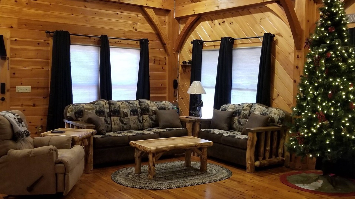 Townsend Cabin | Romans 15:13-WEARSVALLEY~10 mil heart Pig Forge, Hotub, gas grill-NO EXTRA FEES