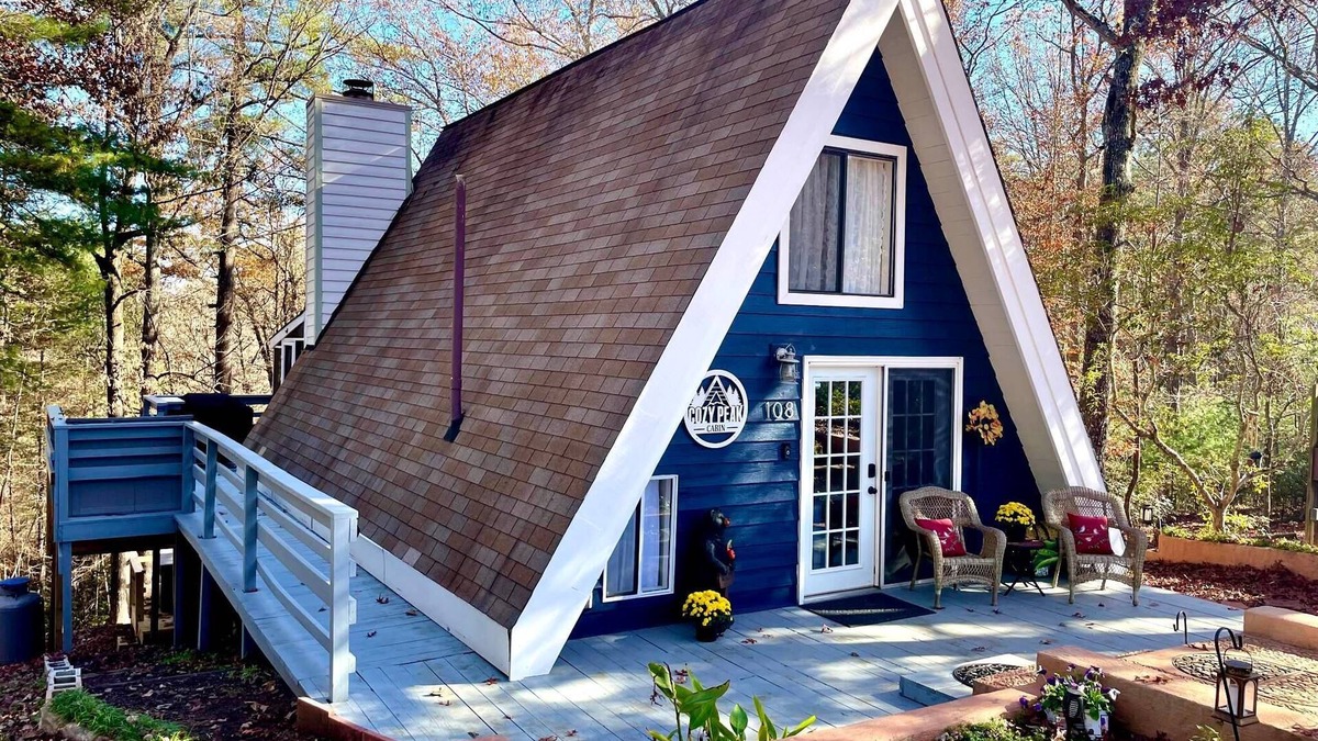 Lake Lure Cabin | Romantic A-Frame Cabin with Hot Tub + Netflix