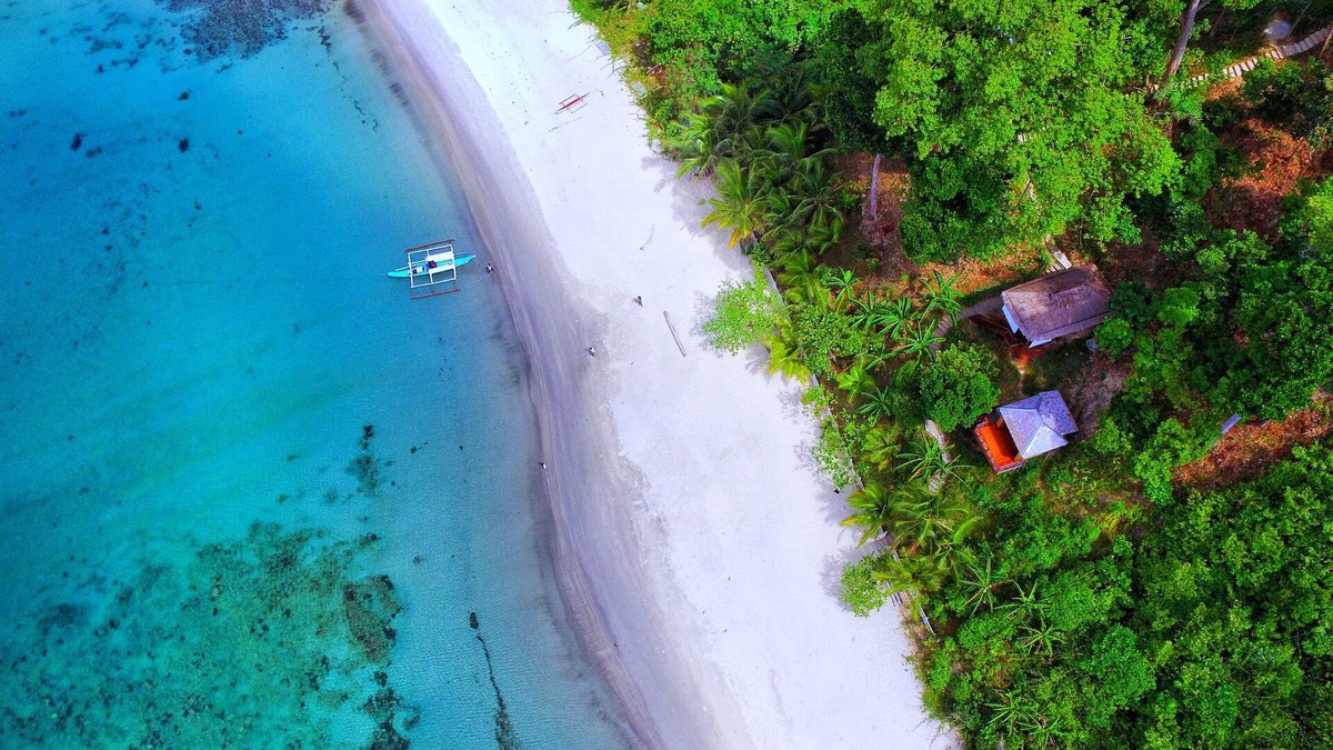 Taytay Cottage | Romantic Beach Front Getaway In a Secluded Cove