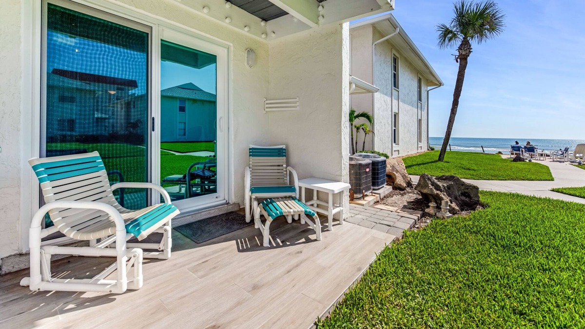 Sea Dunes Condo | Romantic Beachfront Condo - 10 mins from Flagler Ave