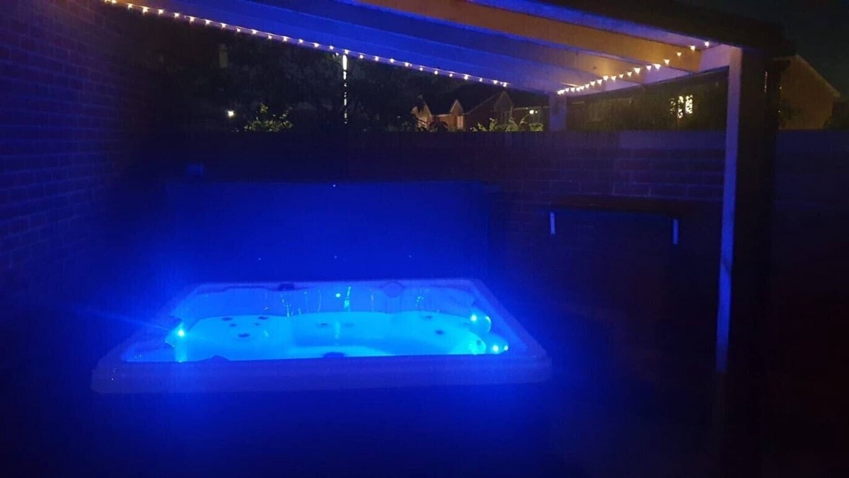 Kirkcaldy House | Romantic Break for 2 ❤️💙with hot tub