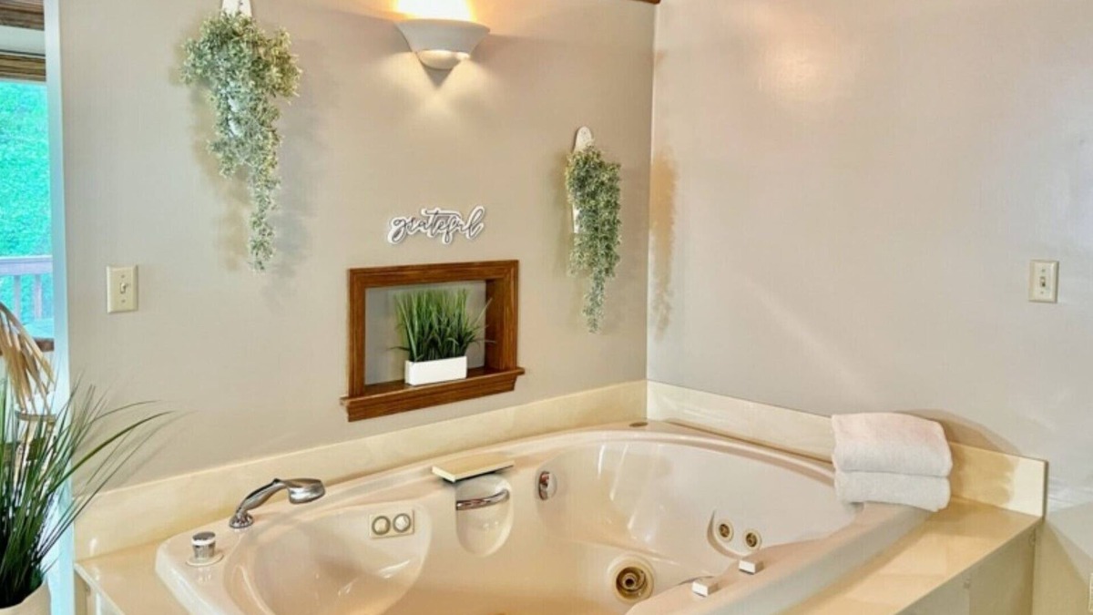 Berlin Apartment | Romantic Bridal Suite Rentals - Bridal Suite 2