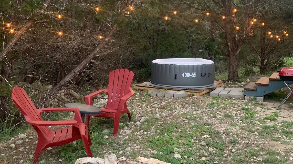 Canyon Lake Cabin | Romantic Cabin: Hot Tub, 🦮 2m Whitewater, Concierge