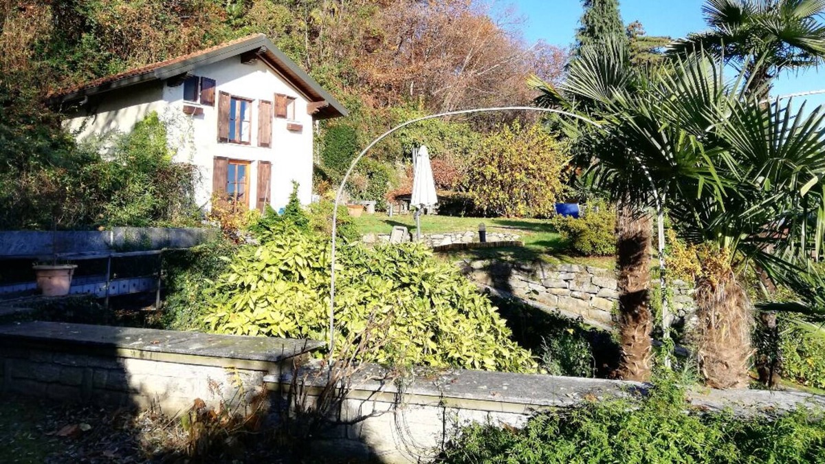 Belgirate House | Romantic cottage surrounded by greenery with lake view
