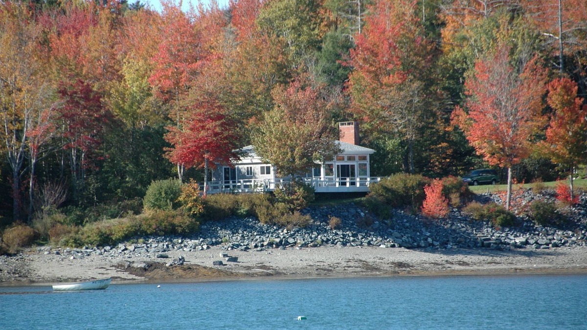 Hancock Point Cottage | Romantic cottage overlooking Frenchman's Bay -
