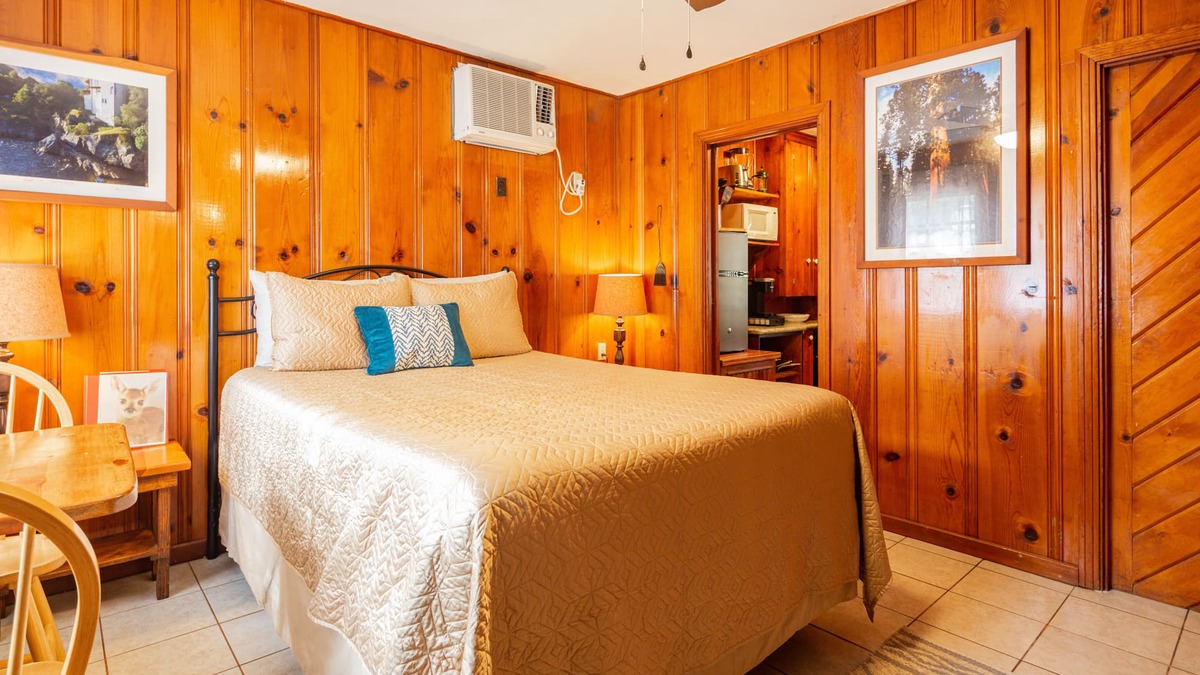 Three Rivers Cabin | Romantic Couples Cabin near Park Gate Entrance to Sequoia Nat'l Park