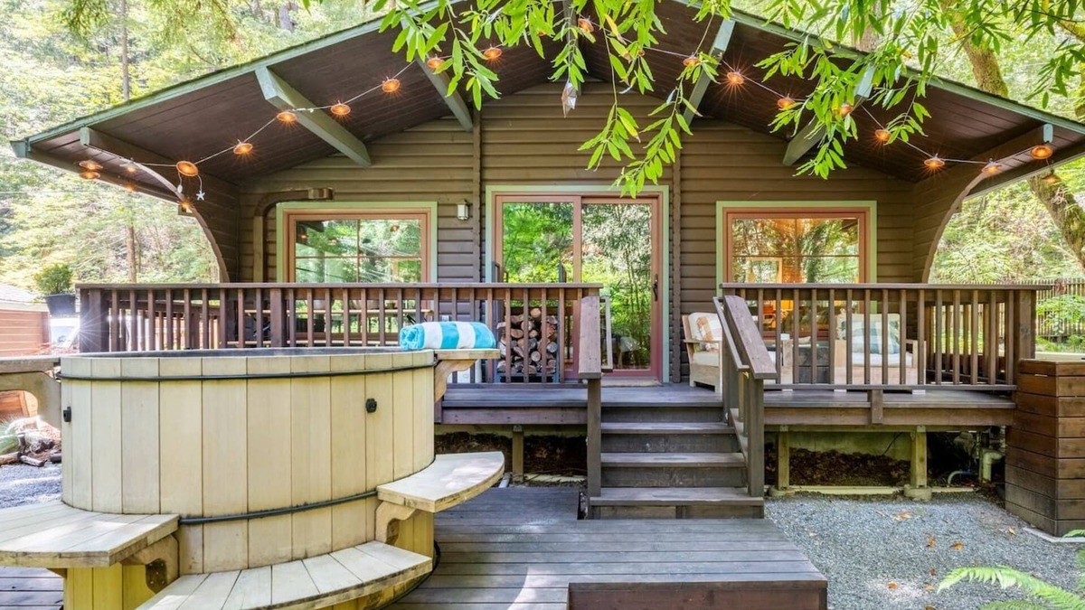 Cazadero Cabin | Romantic Creekside Cabin in a Redwood Forest