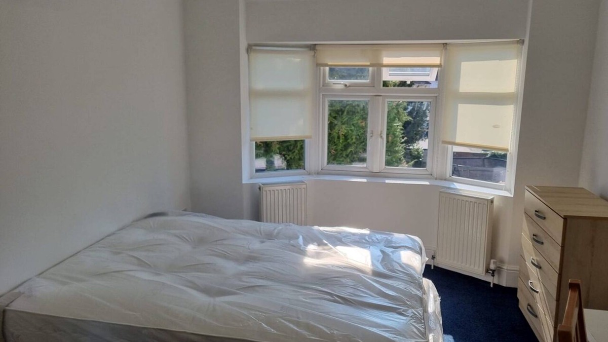 Hampstead House | Romantic Double Room in Worcester Mews NW6