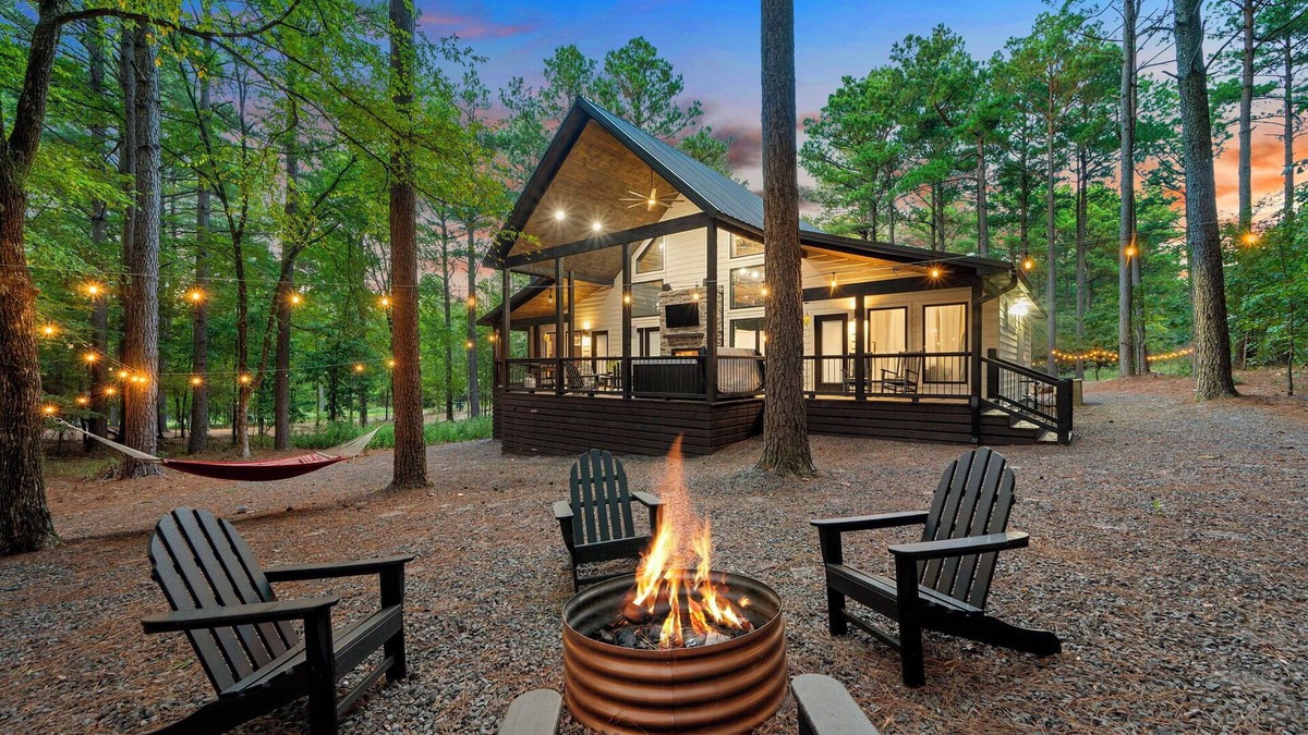 Pickens House | Romantic Forest Cabin, Views, Massage Spa, Sauna, Hot Tub