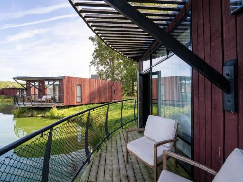 Maubray House | Romantic Forest Retreat