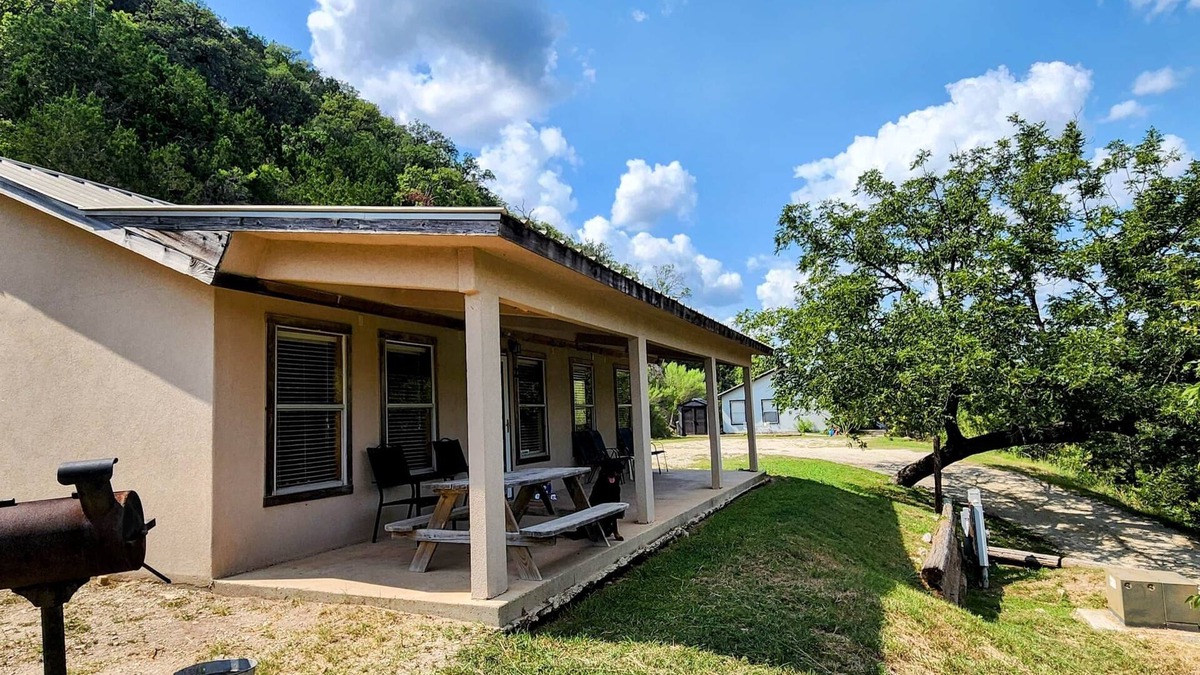 Leakey House | Romantic Frio Getaway