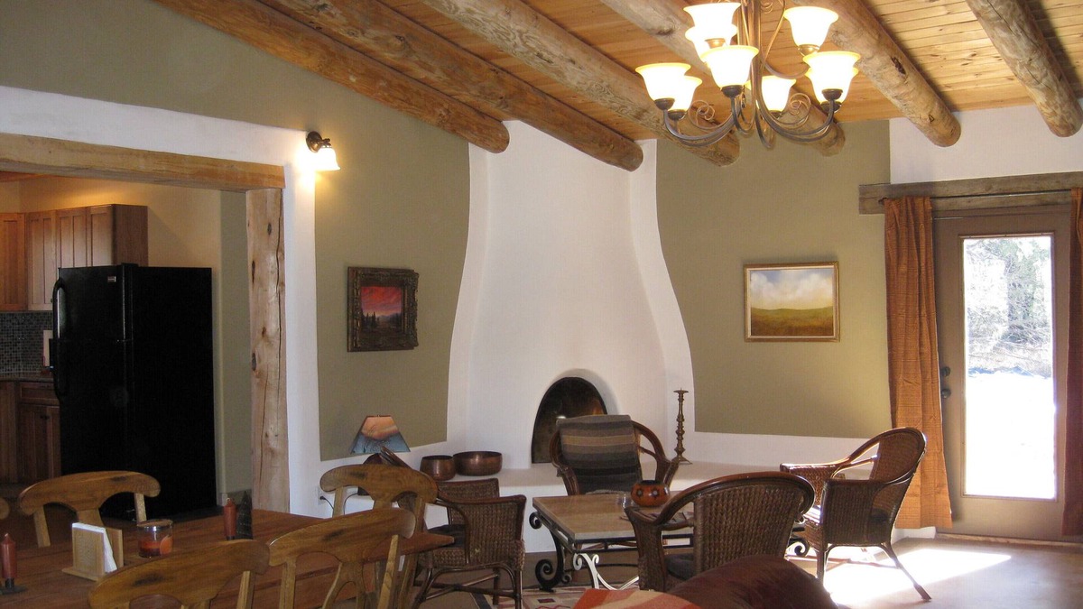 Taos House | Romantic Getaway close to Sipapu and Ft Burgwin. Within Carson Nat'l Forest