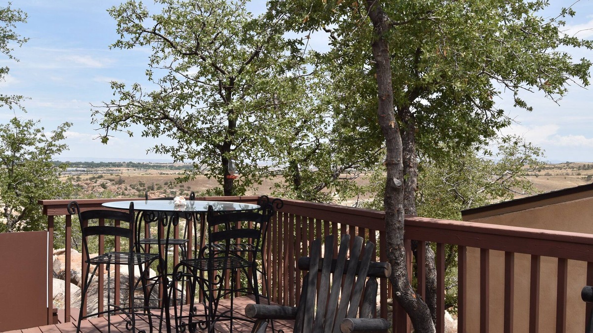 Prescott Cottage | Romantic Getaway with Mind Blowing Views!