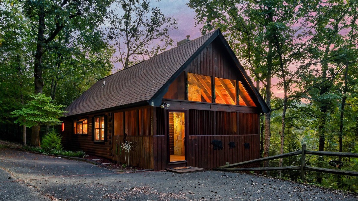 Sevierville Cabin | Romantic Hideaway: Near Dollywood & Outlets Intimate, Fireplace, Private Hot Tub