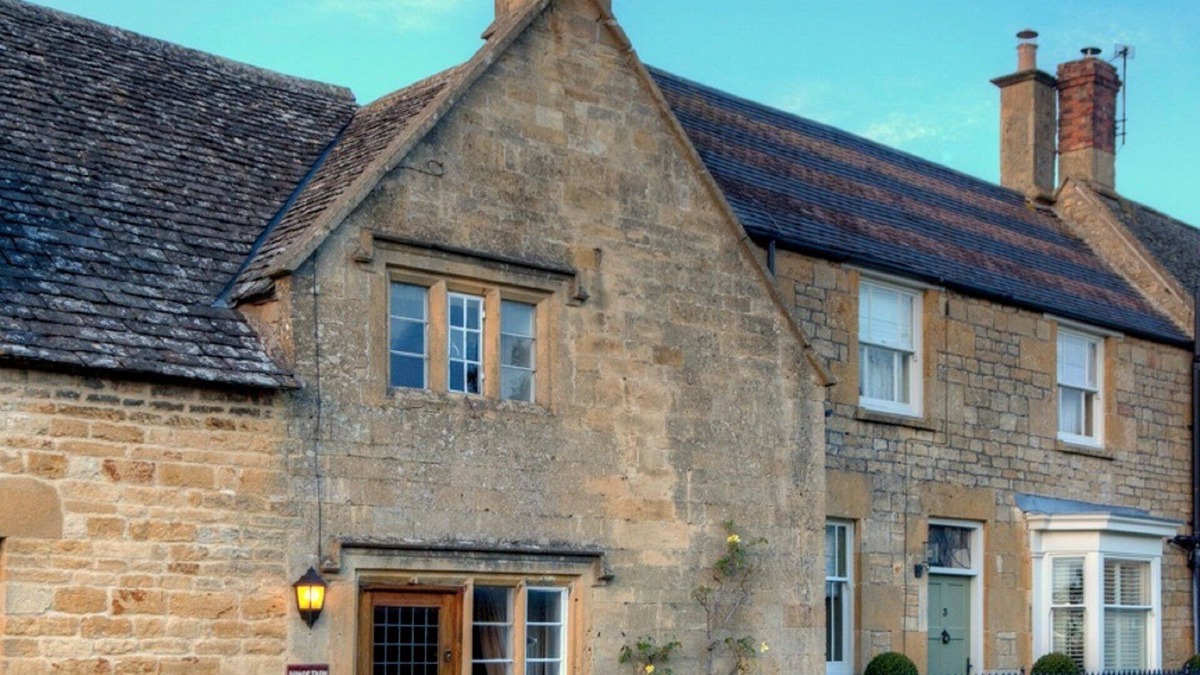 Willersey Cottage | Romantic Holidays For Two In 17th Century Cotswold Cottage
