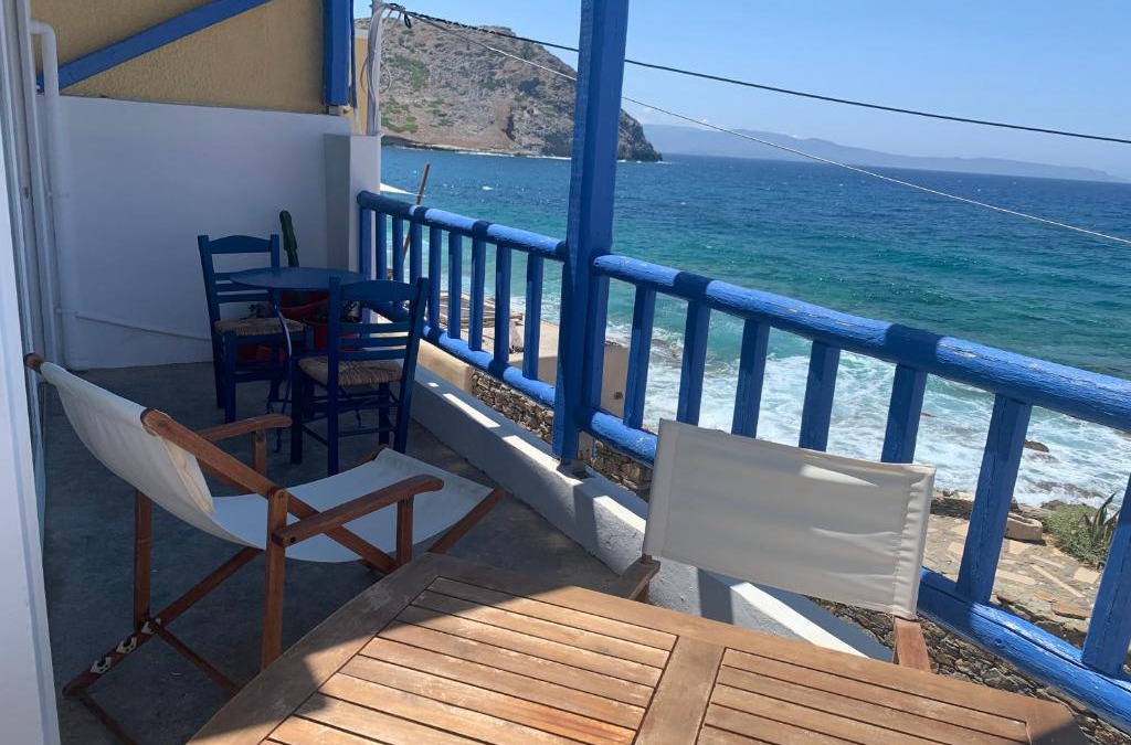 Mochlos House | ROMANTIC HOUSE 6 STEPS FROM THE SEA