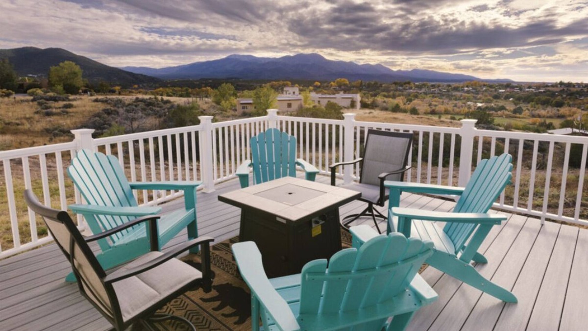 Taos House | Romantic Northern New Mexico Taos House- 5 minutes from town