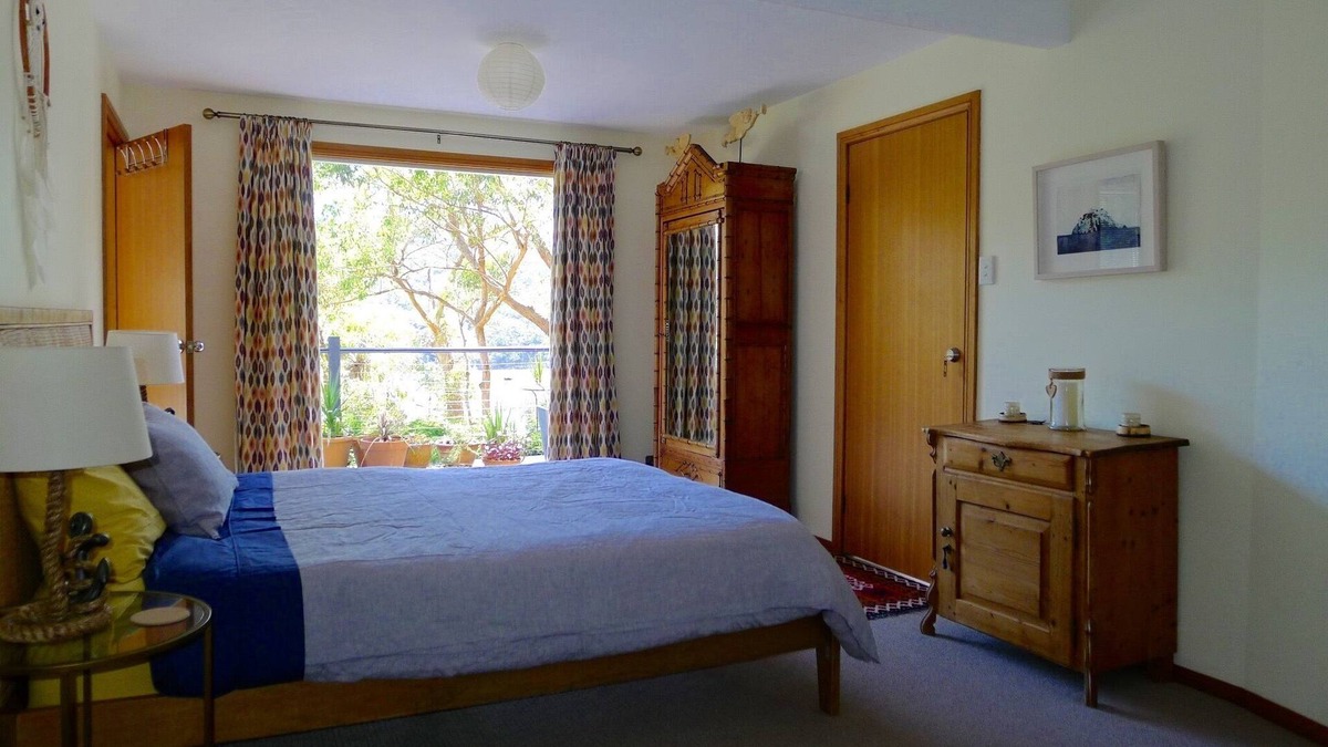 Phegans Bay Bed & Breakfast | Romantic Owls Nest + Water Views