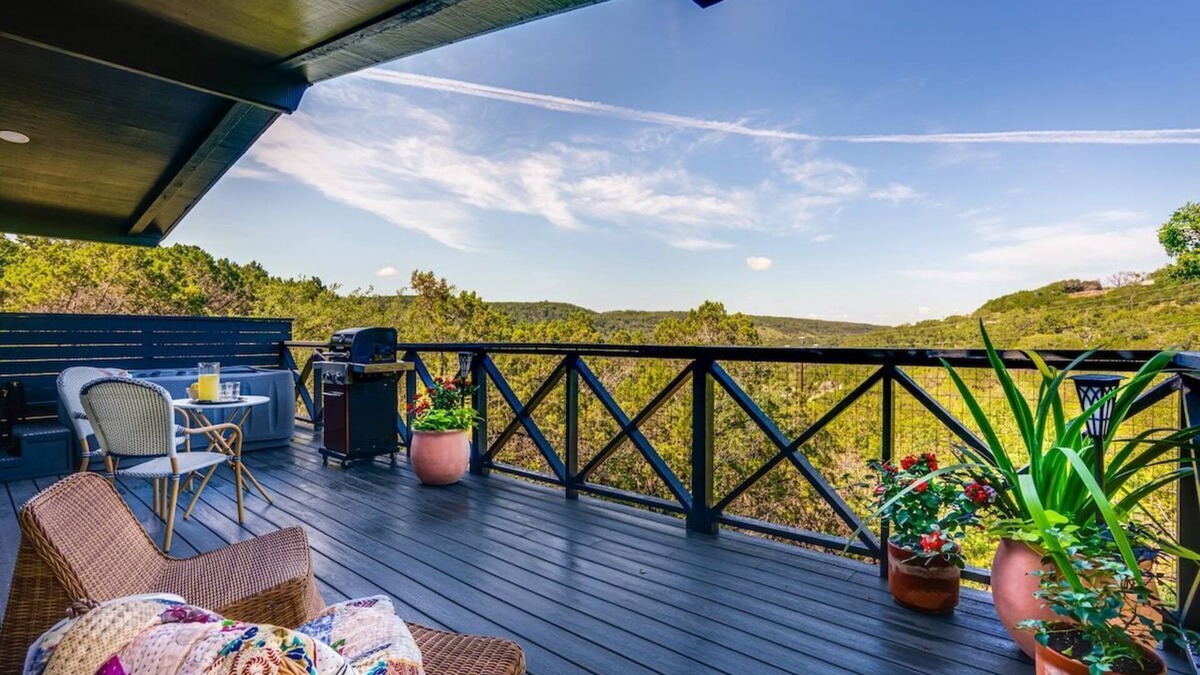 Canyon Lake Cabin | Romantic Retreat at Canyon Lake!