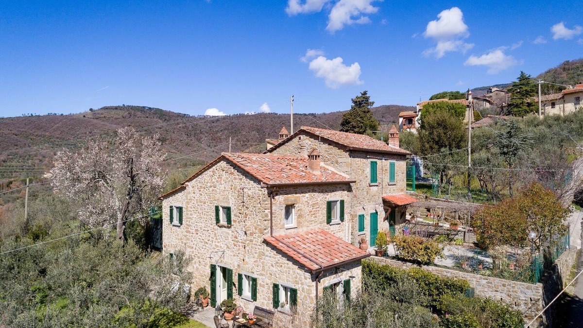 San Pietro a Cegliolo Villa | Romantic Retreat with Pool