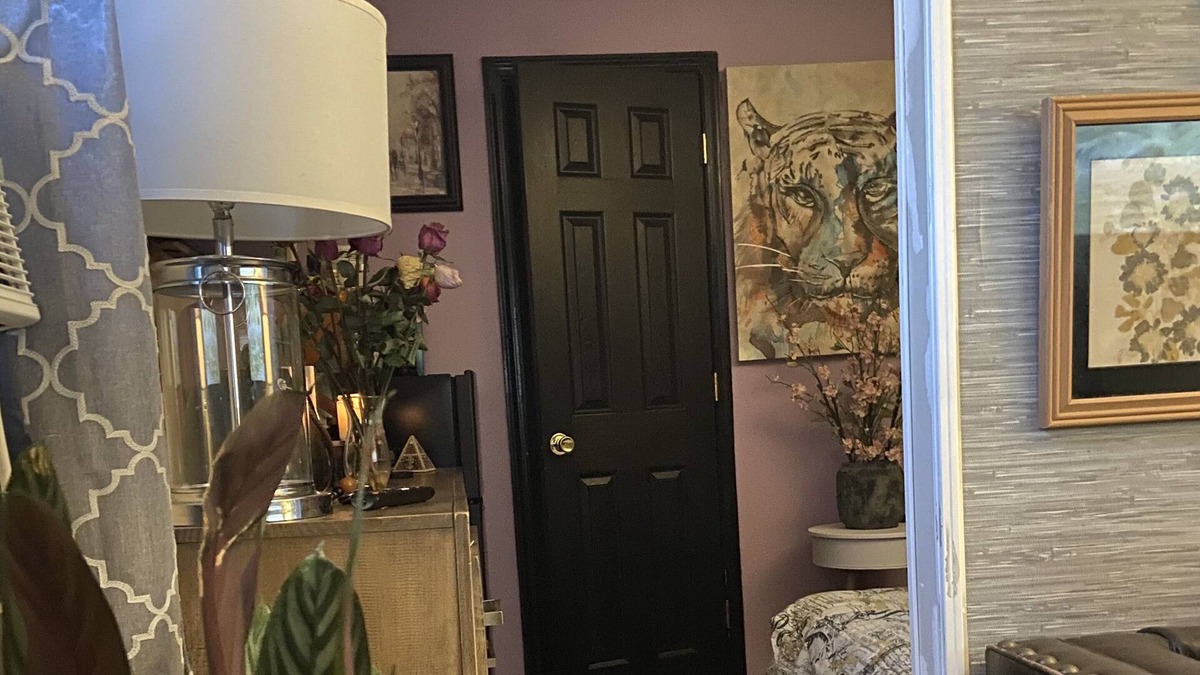 McIntyre House | Romantic Stylish Couple Suite