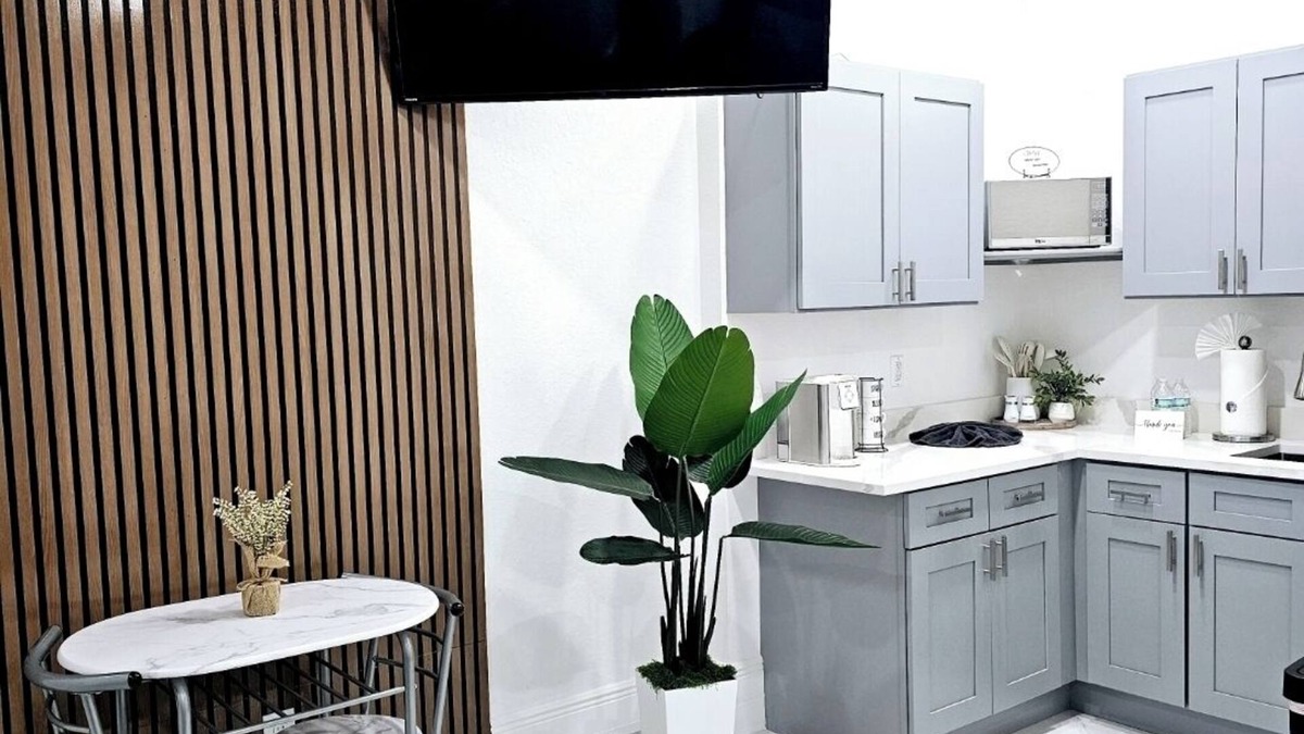 Sulphur Springs Apartment | ROMANTIC SUITE MAYDUNY