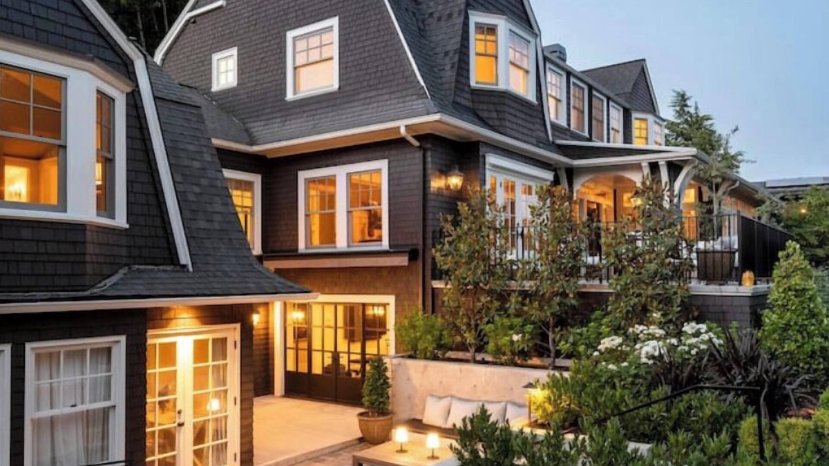 Laurelhurst House | Romantic, Vintage Estate -University of Washington