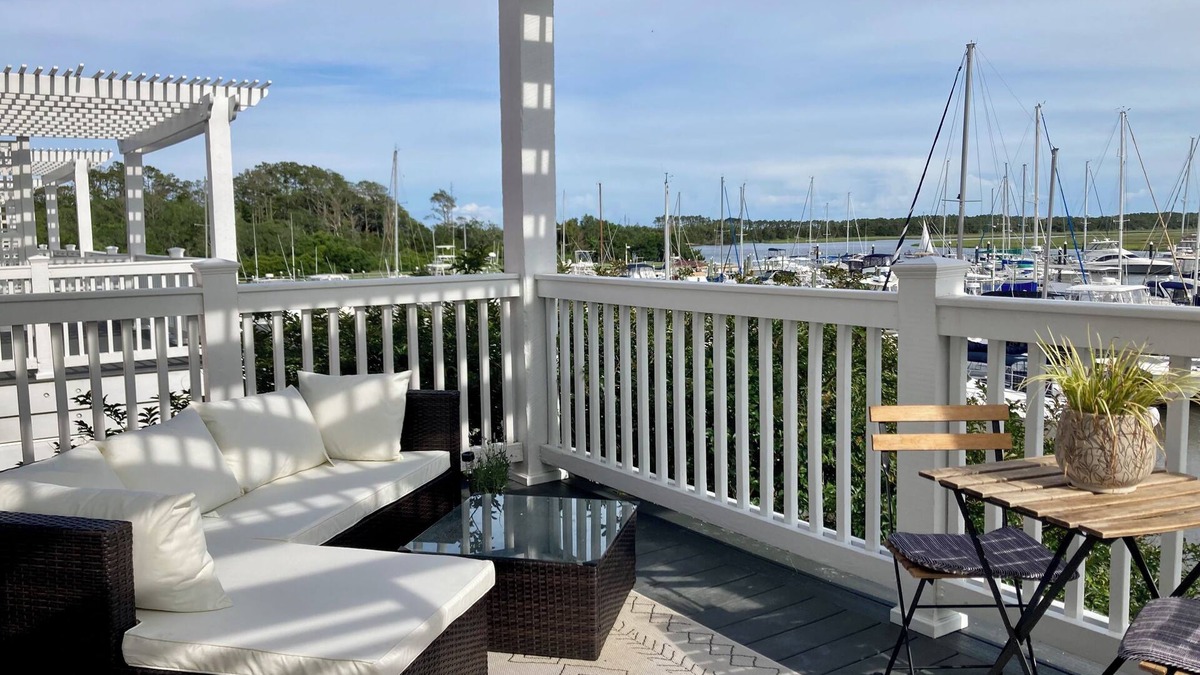 Southport Condo | Romantic Waterfront Retreat in charming Southport