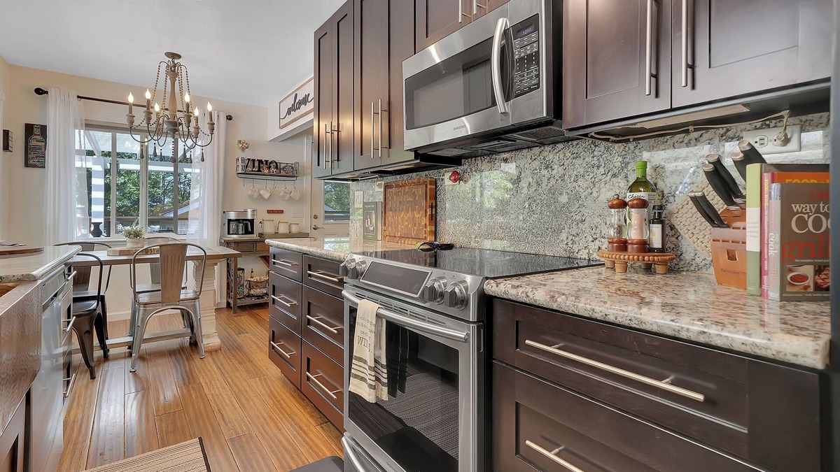River Pines House | Romantic weekend getaway in the heart of wine country.