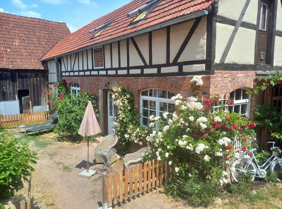 Hofheim in Unterfranken Apartment | Romantisches Rosencottage