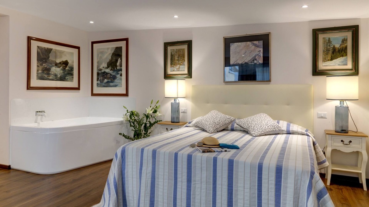 Prati Apartment | Rome Boutique Apartments with terrace, whirlpool in room, central.