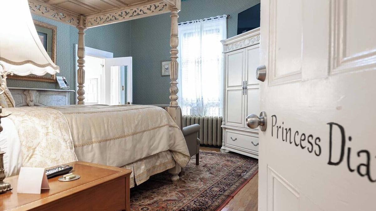 Stratford Apartment | Romeo and Juliet Stone Maiden Inn