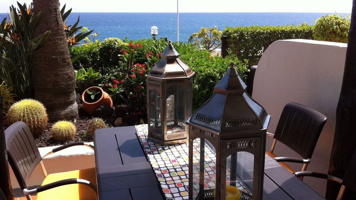 Playa del Aguila Apartment | romslig strandpromenade leilighet - spacious seafront apartment