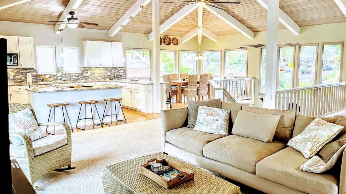 Kailua-Kona House | Roof deck views, hot tub, big kitchen, 3200sf, BBQ