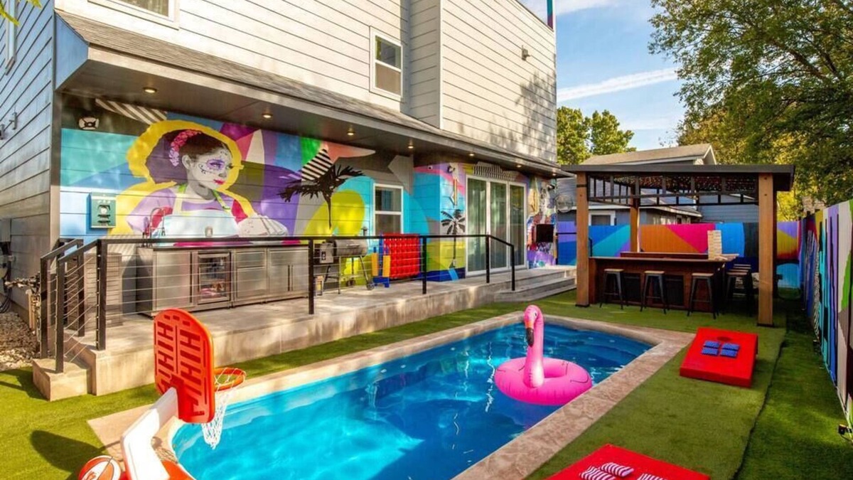 Downtown San Antonio House | Rooftop Karaoke w/City Views, HotTub, Pool, Games
