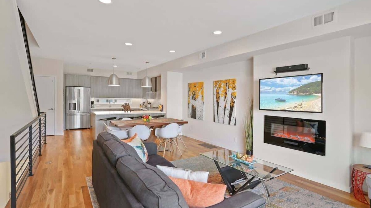 West Colfax House | Rooftop Townhome | Walk to Sloan’s Lake + Stadium