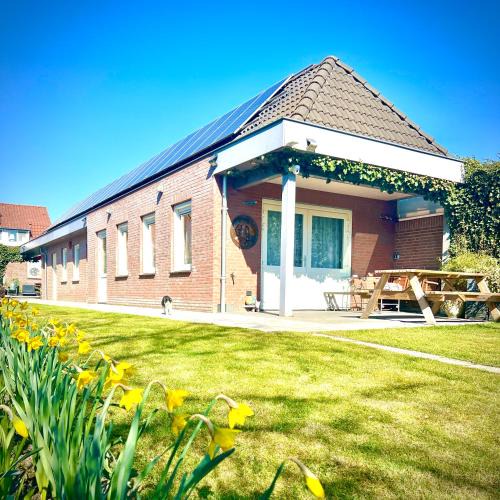 Sint-Oedenrode Bed & Breakfast | Rooi Bij de Knoptoren B&B