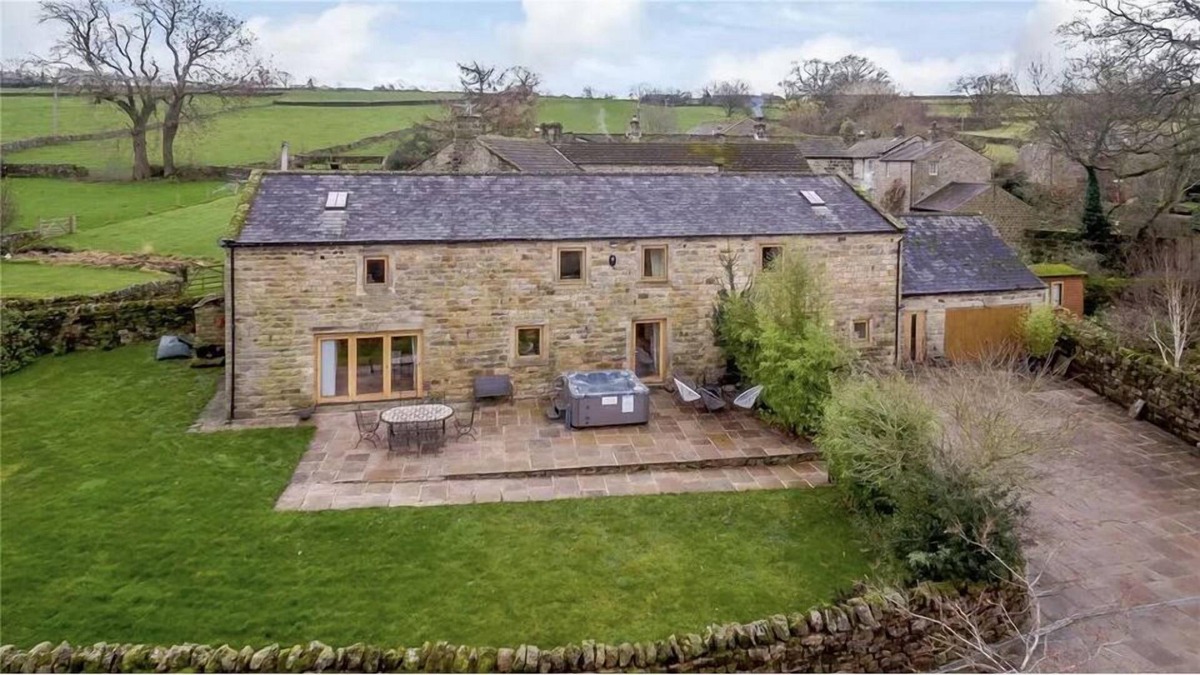 Ripley House | Rookery Barn an amazing country retreat hot tub