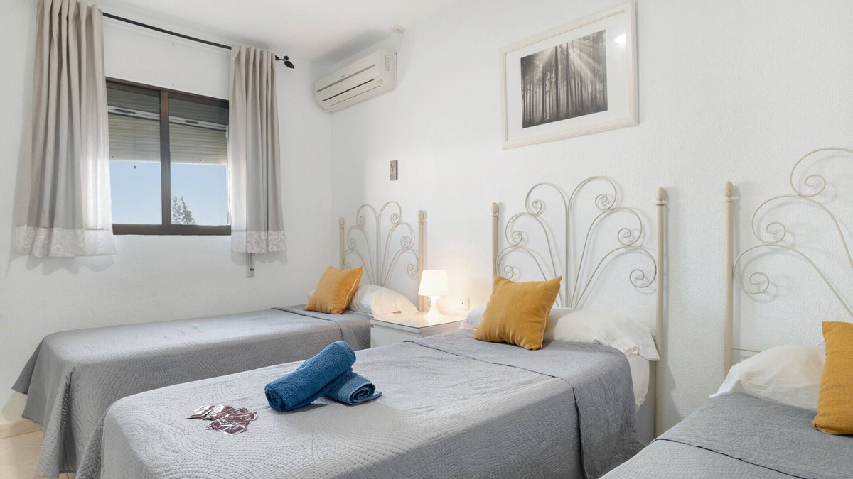 Barrio Nuevo Apartment | Room '101' with Wi-Fi and Air Conditioning