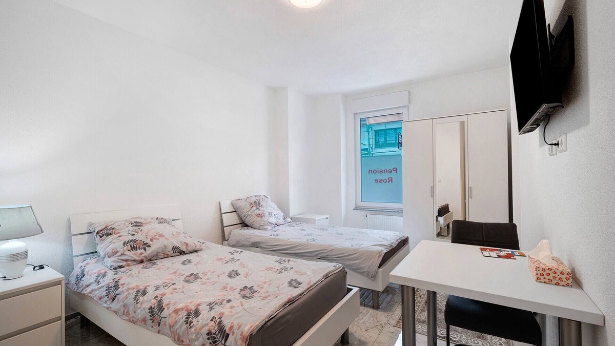 Gemarkung Tailfingen Apartment | Room '3' with Shared Terrace and Wi-Fi