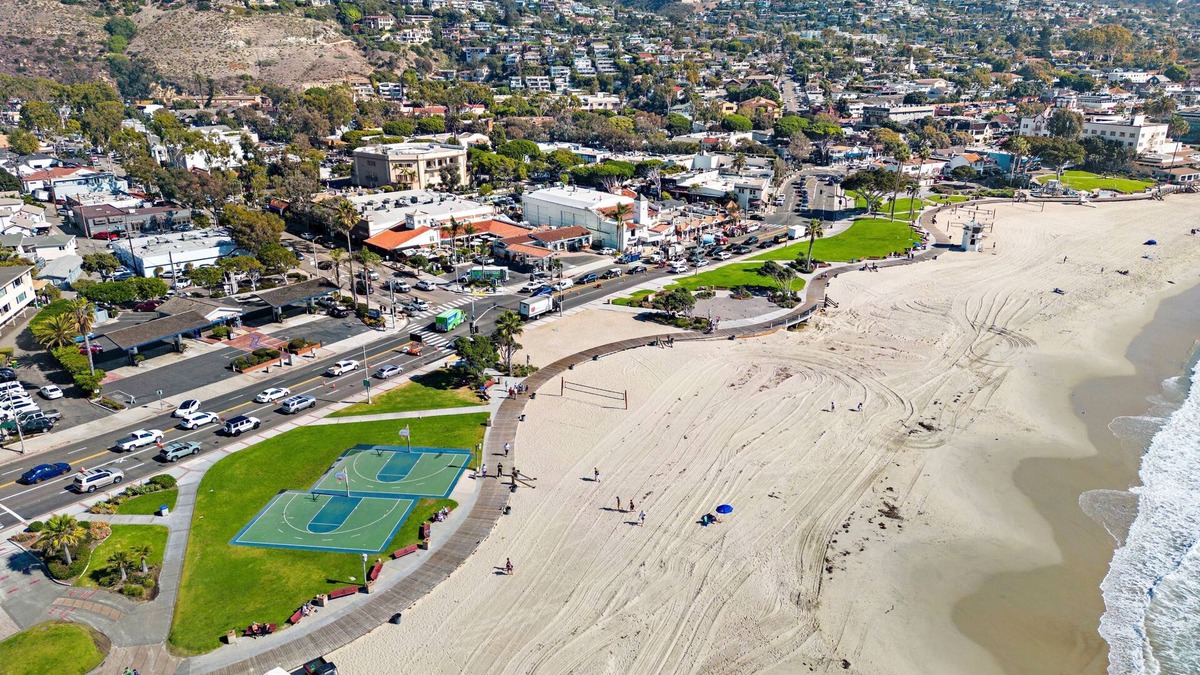 Laguna Beach Hotel | Room 33: King Room at 14|West Boutique Hotel South Building
