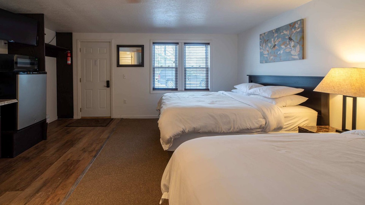 Indian River House | Room 4 at Inland Lakes Motel, Indian River, MI