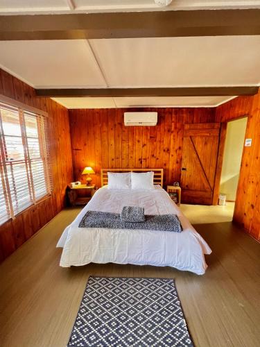 Joshua Tree Hotel | Room 5 - Downtown Joshua Tree Motel - Pet Friendly - Walk to Shops & Visitor Center, Minutes to Park Entrance