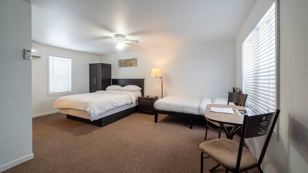 Indian River House | Room 7 at Inlands Lake Motel, Indian River, MI