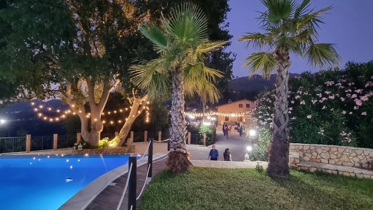 Sant'Angelo di Brolo House | Room 'Arcaloro Resort Rooms Ghiro' with Shared Pool, Wi-Fi and Air Conditioning